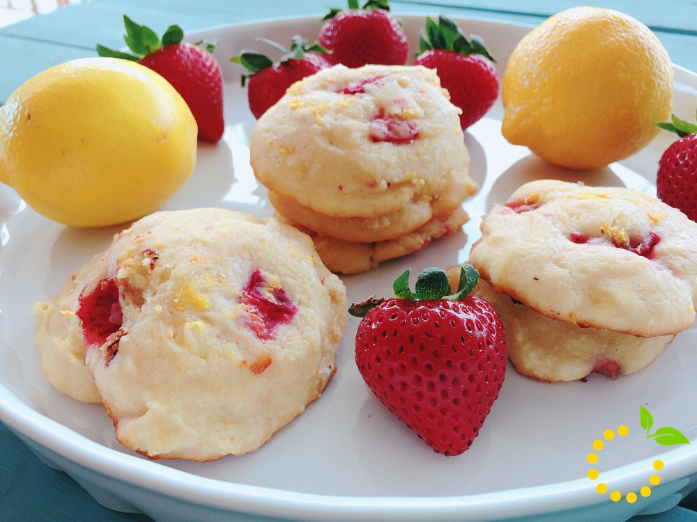 Strawberry Lemon Cheesecake Cookies sweetlemonmade.com